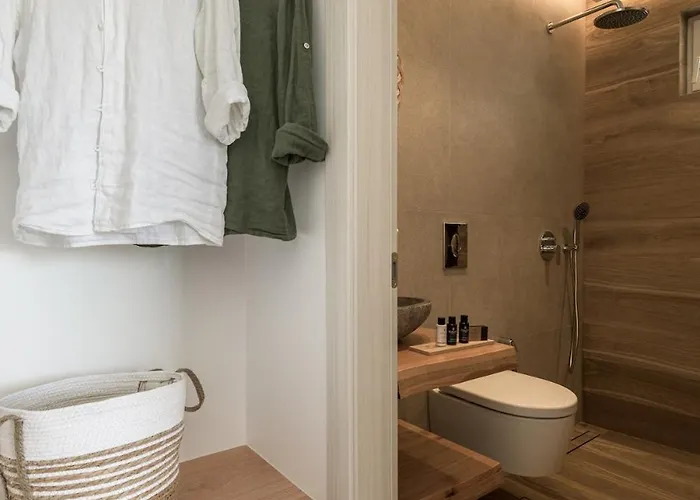 Muca * Τριοβάσαλος